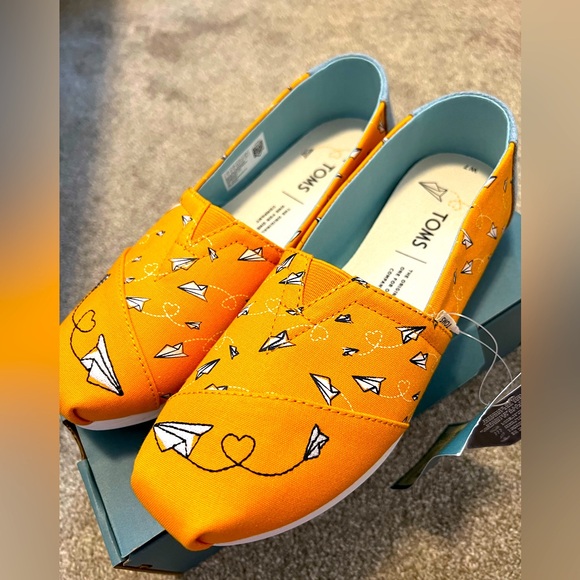 Toms - Paper Airplane - Picture 1 of 2